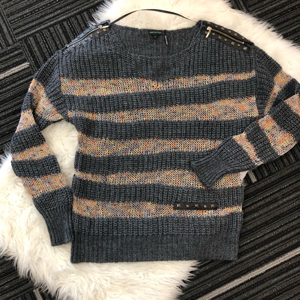 Tricotto Sz. Small Gray & Gold striped sweater